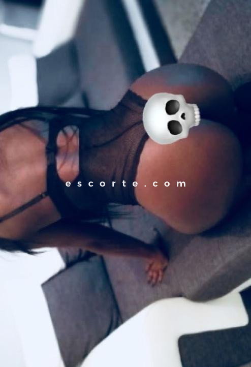 rencontre de cul escort Paris Mayaparis